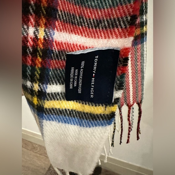 Tommy Hilfiger Plaid Fringe Scarf in Red, Blue, and White One Size Unisex - Picture 3 of 4